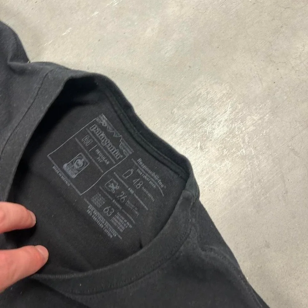 Black Patagonia Long Sleeve Shirt‎